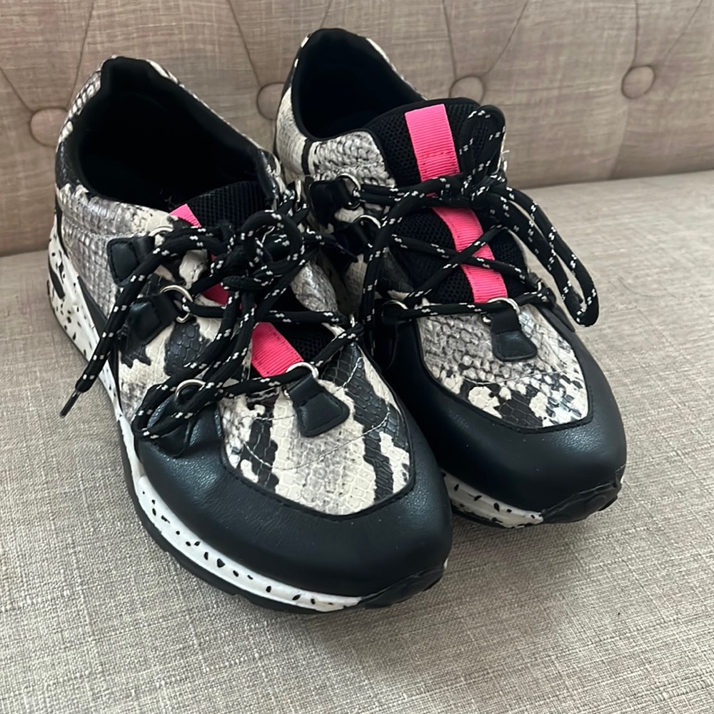 Steve Madden sneakers, size 7
